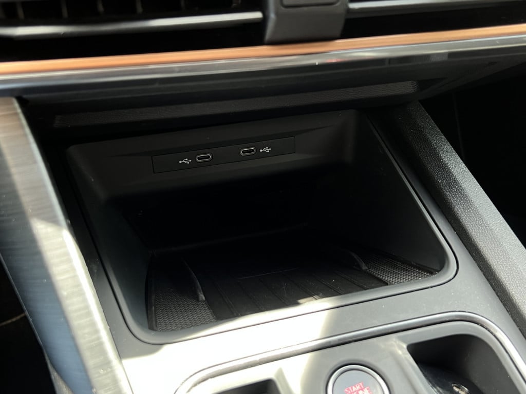 Cupra Formentor 1.4 e-hybrid vz performance | 245 pk | 360 camera's | apple