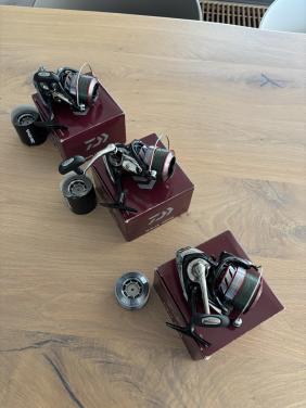 3 x Daiwa Ninja 4000A Nieuwstaat extra spoel