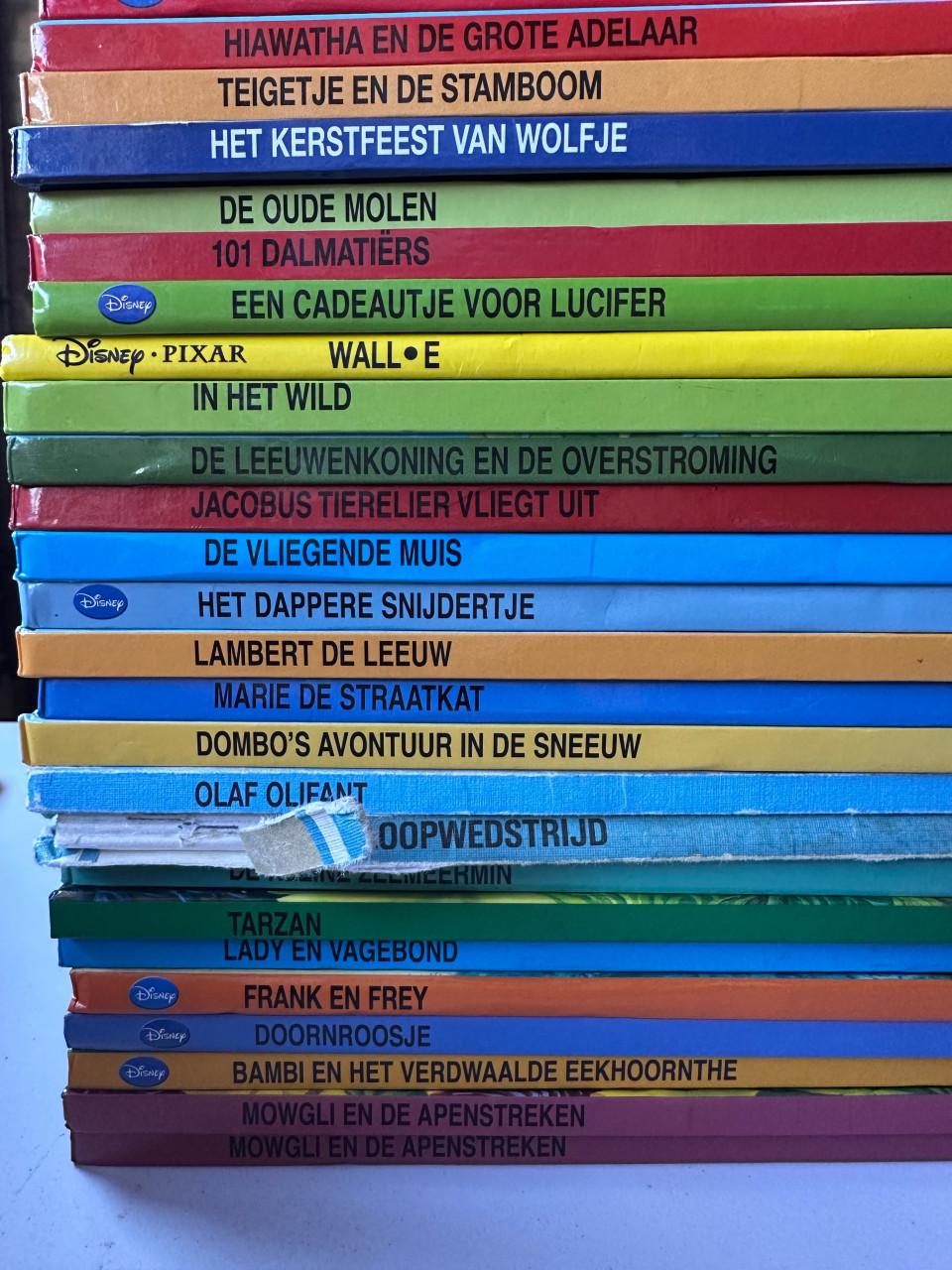Grote collectie disney club boeken