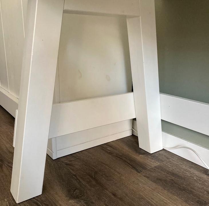 Wit bureau met zwart vak (BePureHome Grooving bureau)