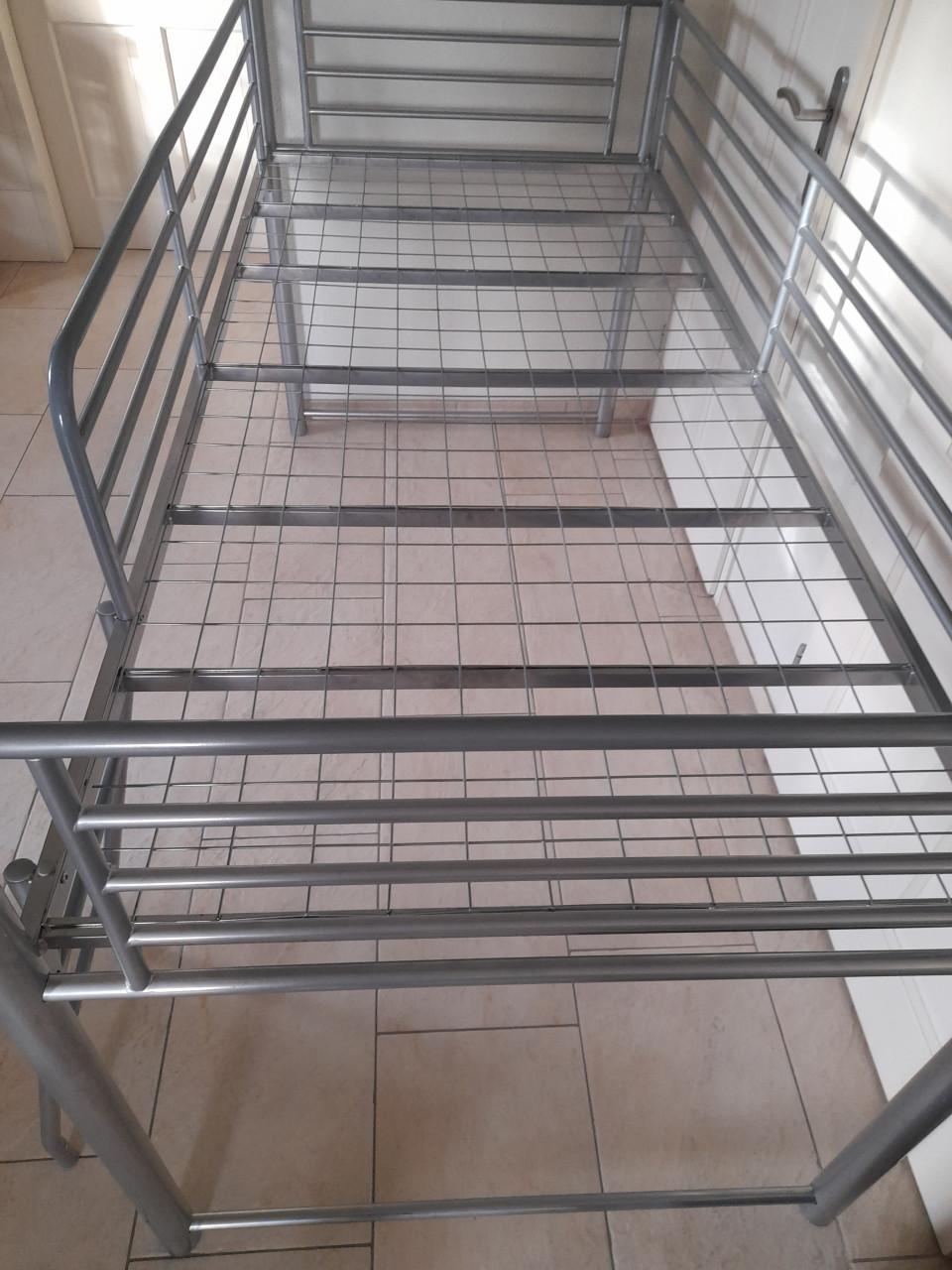 Half-hoogslaper 90 x 200 (in goede staat )