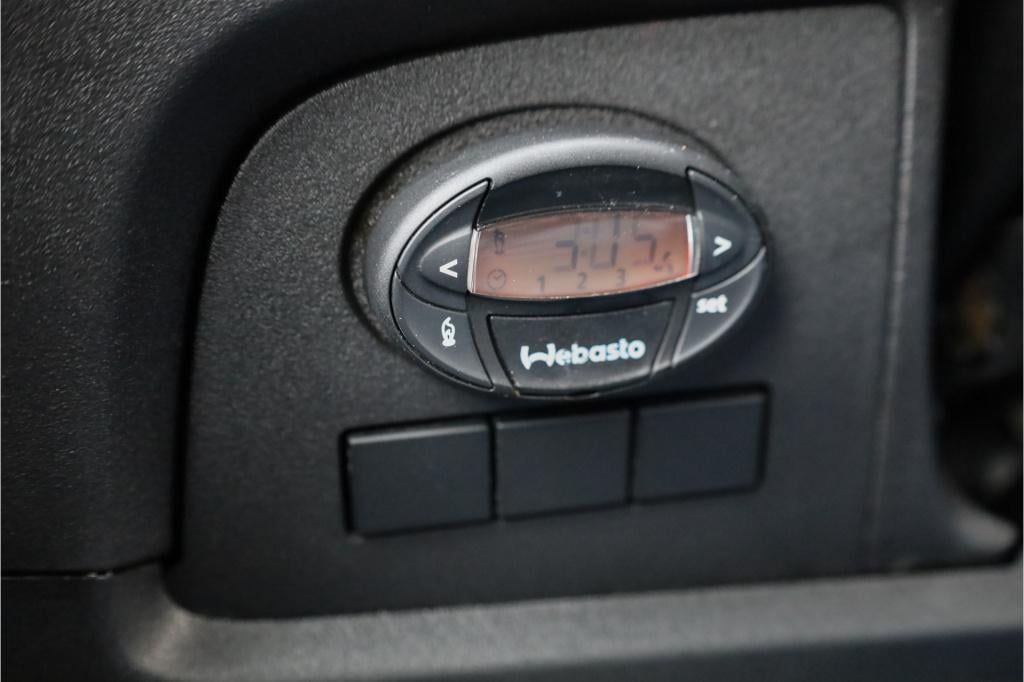 Iveco Daily 35s14 2.3 136pk automaat laadklep i nav i zijdeur i standkachel