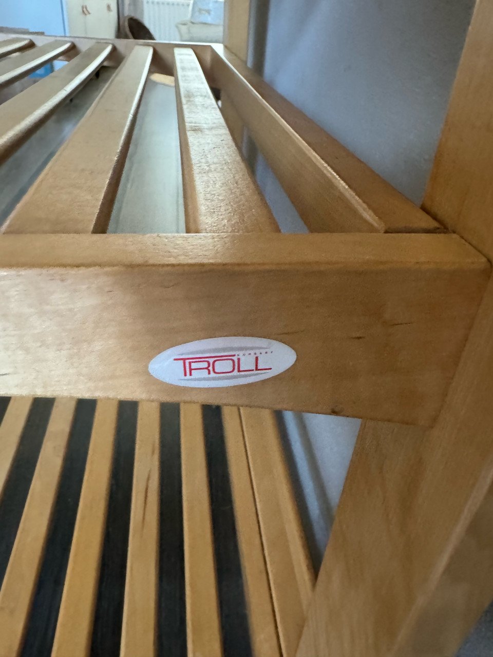 Te koop: Luxe baby verzorgingstafel van TROLL – massief hout