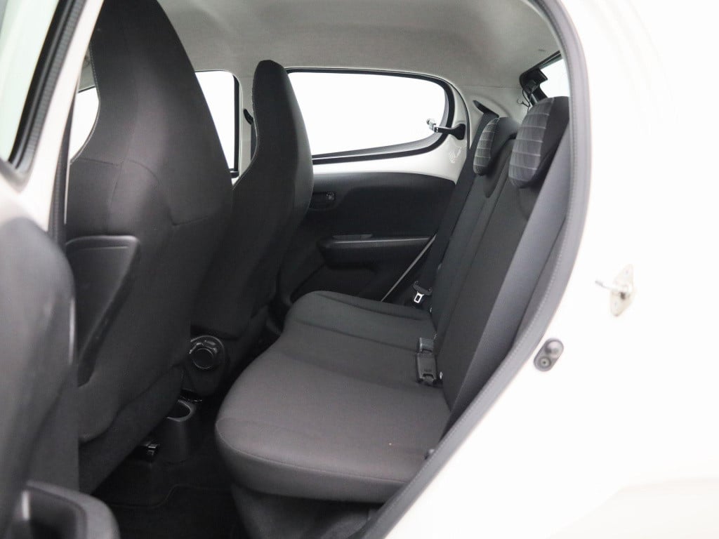 Peugeot 108 1.0 e-vti active | airco | bluetooth | lage km stand