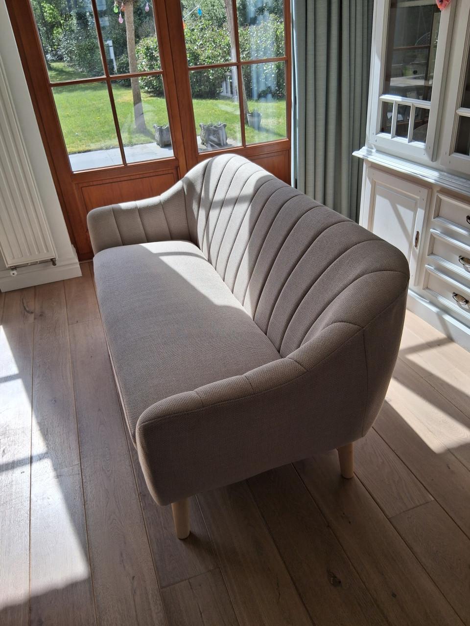 Zitbank 180 cm x 82 cm x 82 cm, zo goed als nieuw
