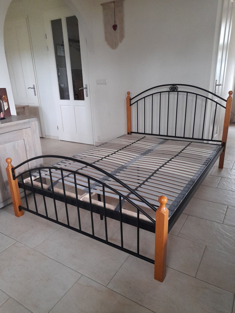 2P Bed 140 x 200 ( in goede nette staat)