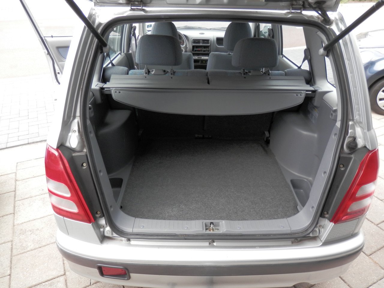 Auto Garant Biedt Aan: Daihatsu Gran Move 1.6 16v CS