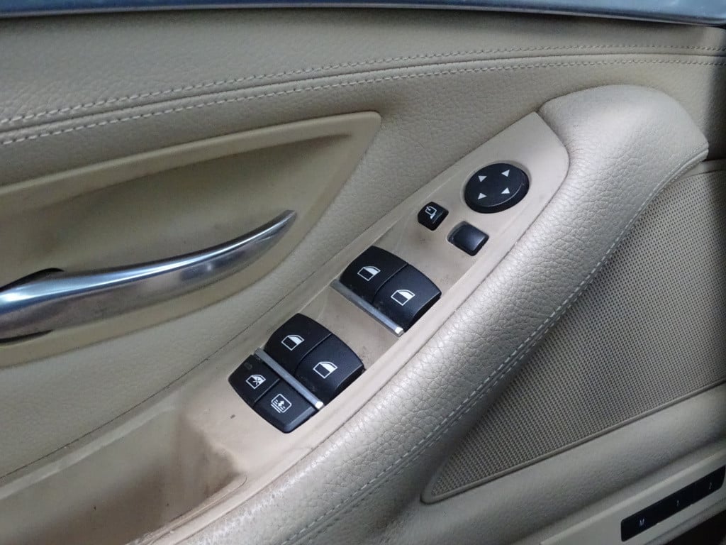 BMW 5 Serie 523i high executive | pano | comfortstoelen | stoelverwarming