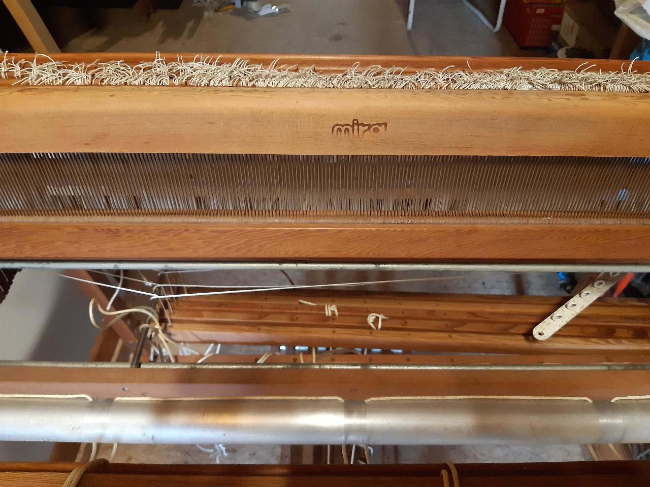 Weefgetouw 90 cm breed met 6 schachten en 6 trappers, trapweefgetouw