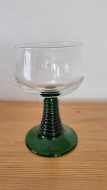 Wijnglas "France" geribbelde groene voet