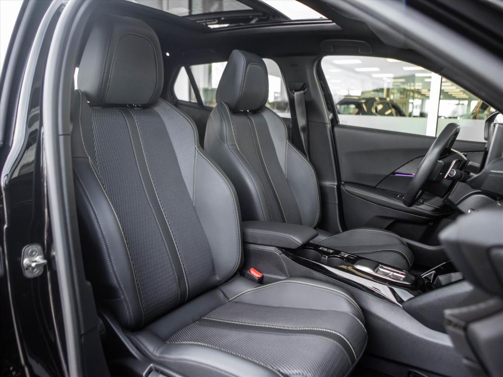 Peugeot 2008 1.2 hybrid 136pk e-dcs6 gt | panoramadak | camera | navigatie 