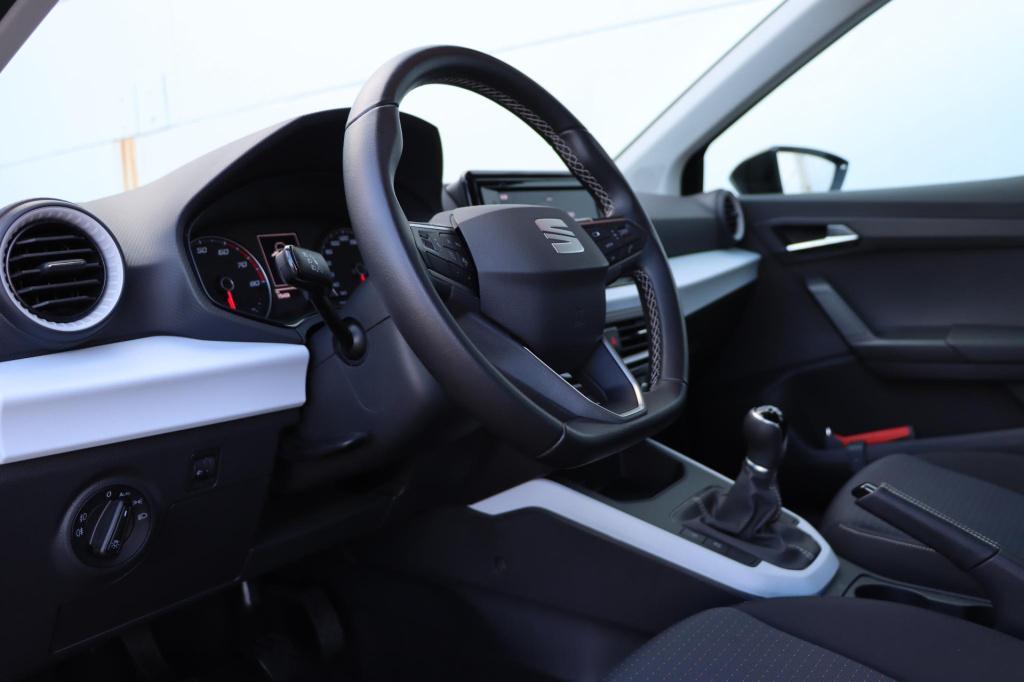 Seat Arona 1.0 tsi style | parkeersensoren | app connect | climate control