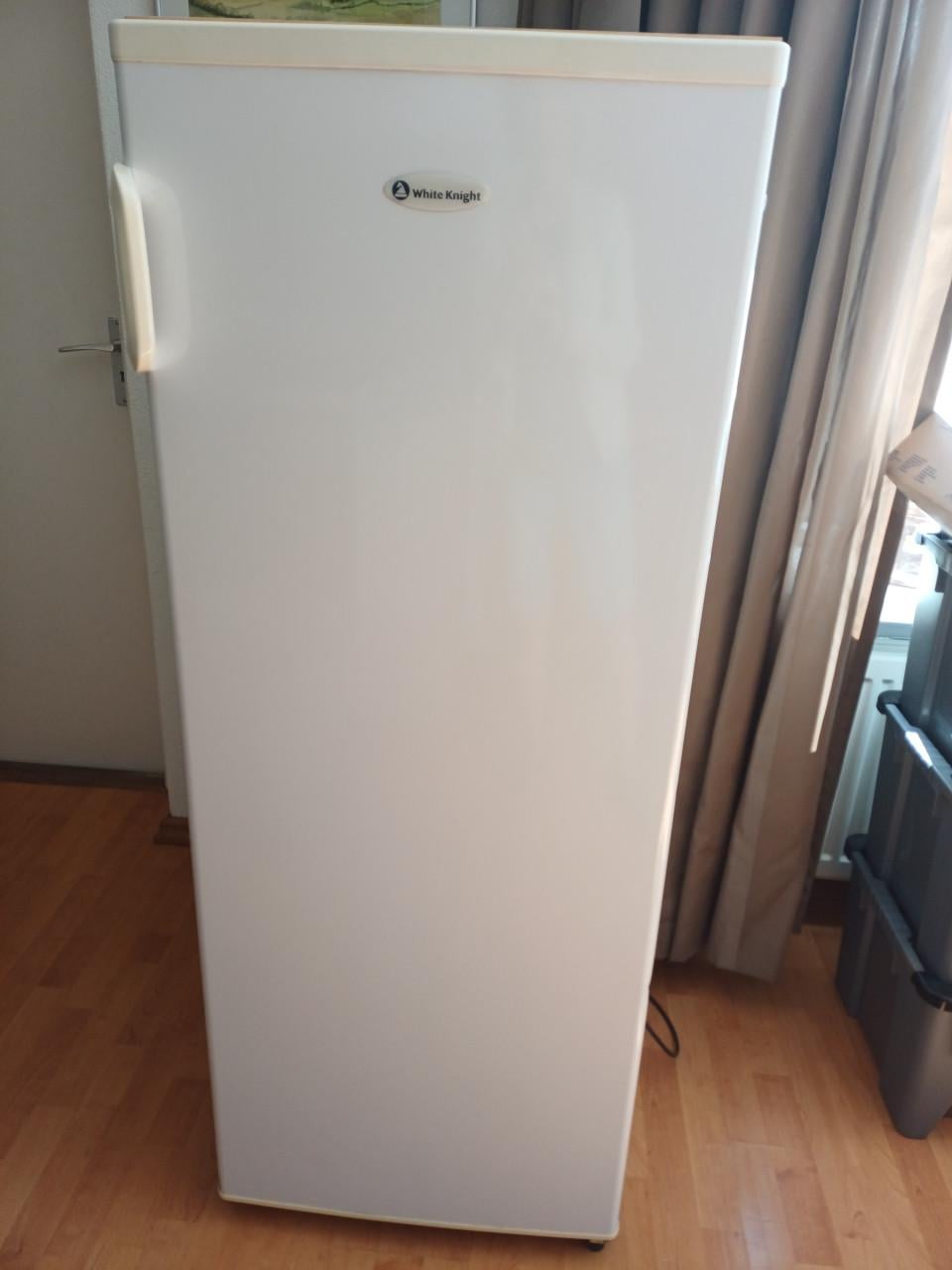 **GERESERVEERD**  Inductie kookplaat en Koelkast (samen of los te koop)