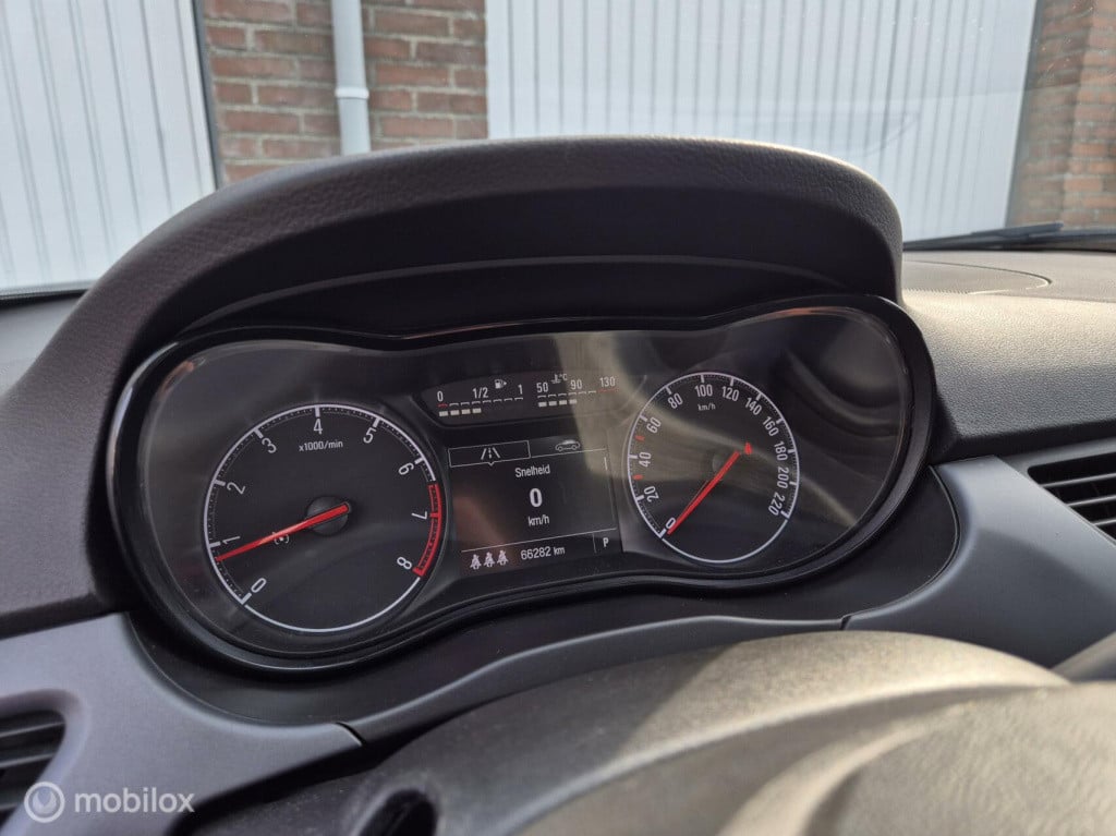 Opel Corsa 1.4 volautomaat / stuur- & stoelverwarming / camera