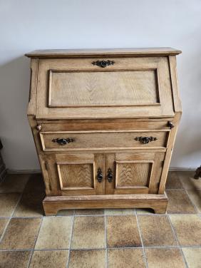 Secretaire , hout met klep, lade en dubbele deurtjes