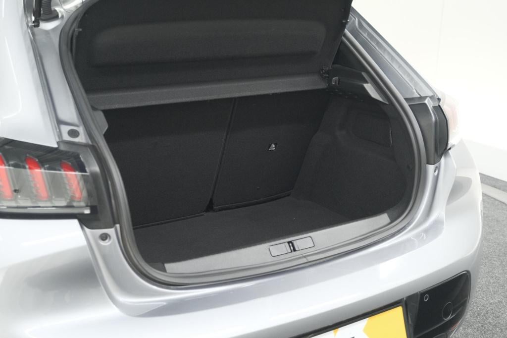Peugeot 208 puretech 100 allure pack | camera | apple carplay | parkeersens