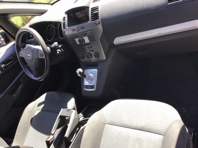 Opel Zafira 1.8 automaat 7-persoons | cruise | trekhaak | nap | nieuwe apk 