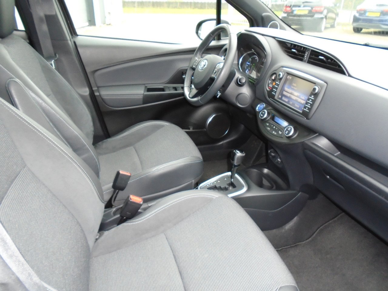 Toyota Yaris 1.5 Automaat Hybrid