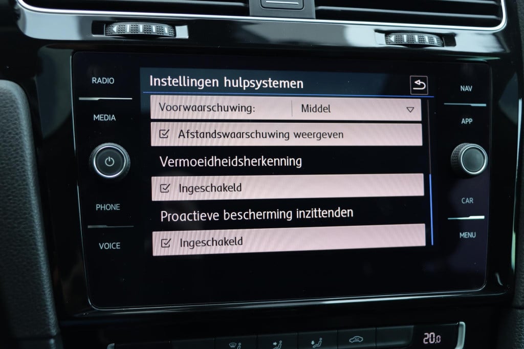 Volkswagen Golf 1.6 tdi highline r-line