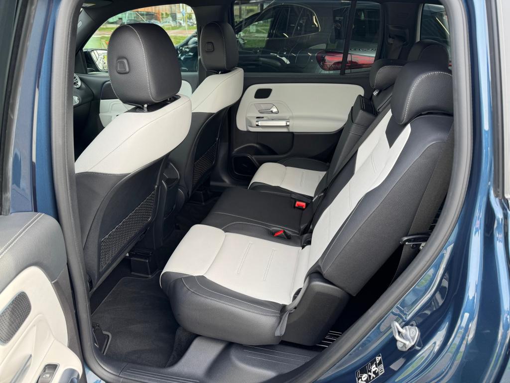 Mercedes-Benz 200-klasse glb amg night-pakket automaat , wegklapbare trekha