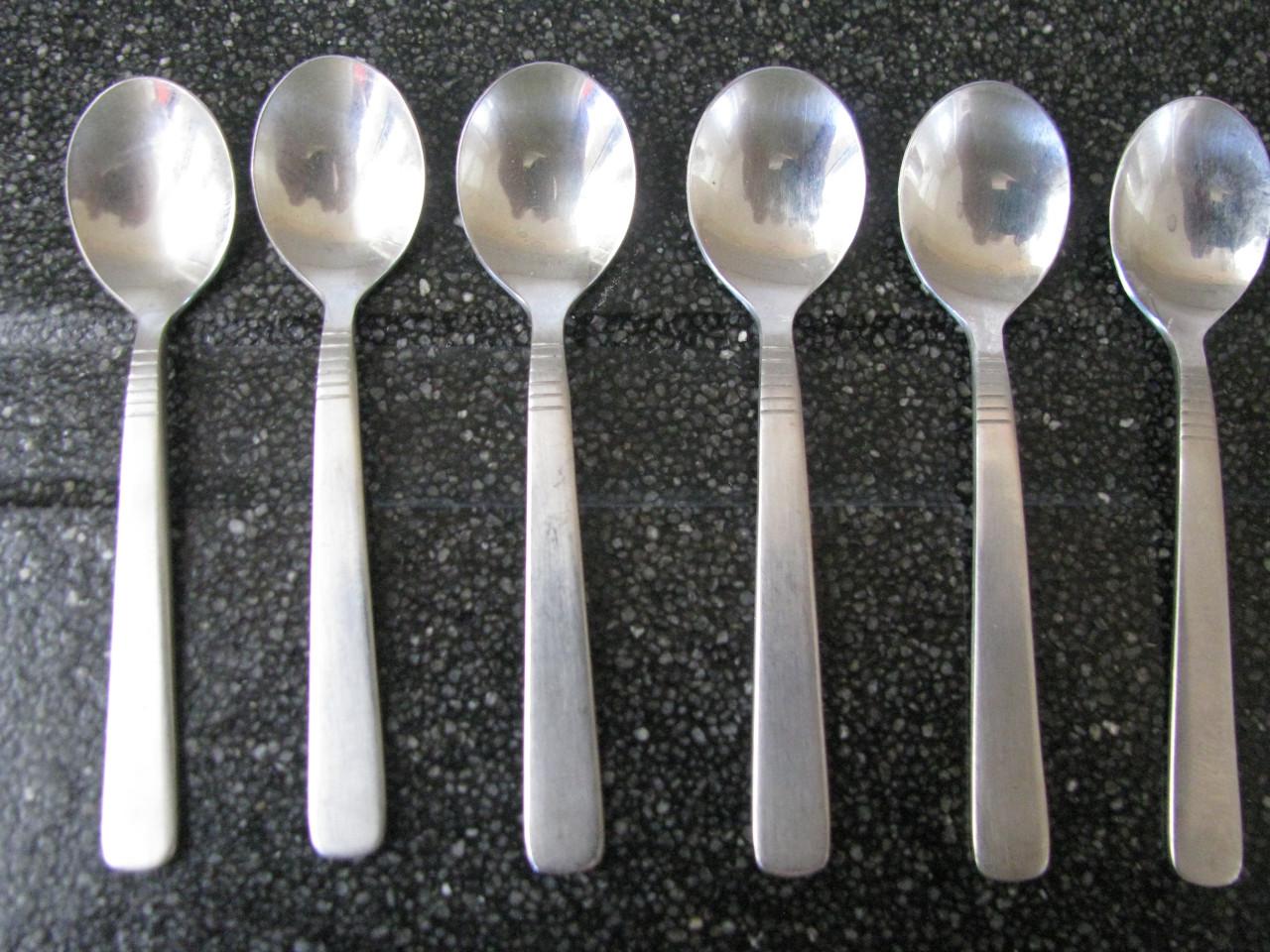 6 Advocaatlepeltjes.