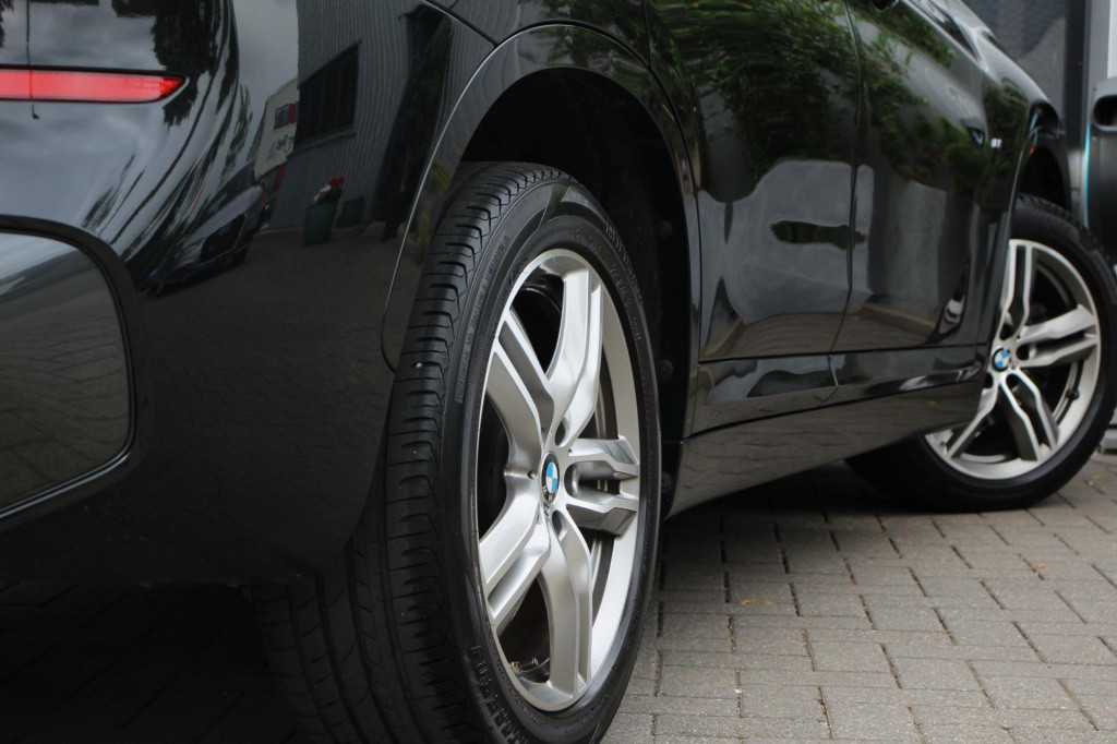 BMW X1 sdrive18i m sport - pano - leder - led - headup - navi plus - full o