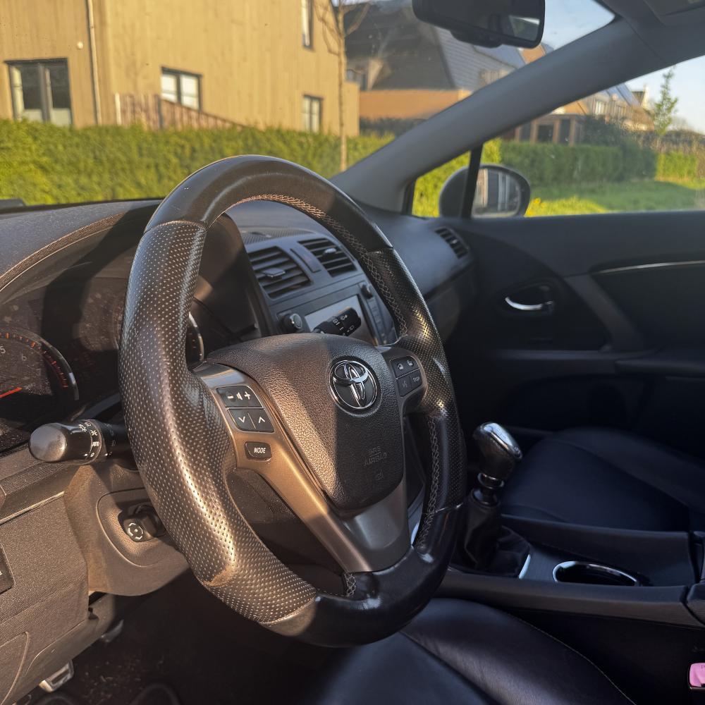 Toyota Avensis Wagon 1.8 Executive Business Leder Navi Camera 1e Eigenaar