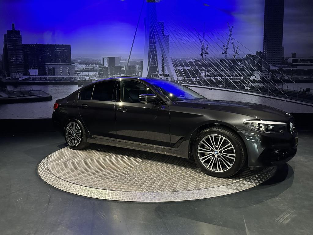 BMW 5 Serie 530e iperformance high executive *schuifdak*harmankardon*