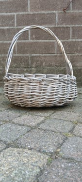 Mand met hengsel