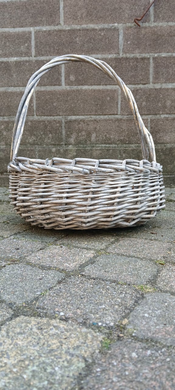 Mand met hengsel