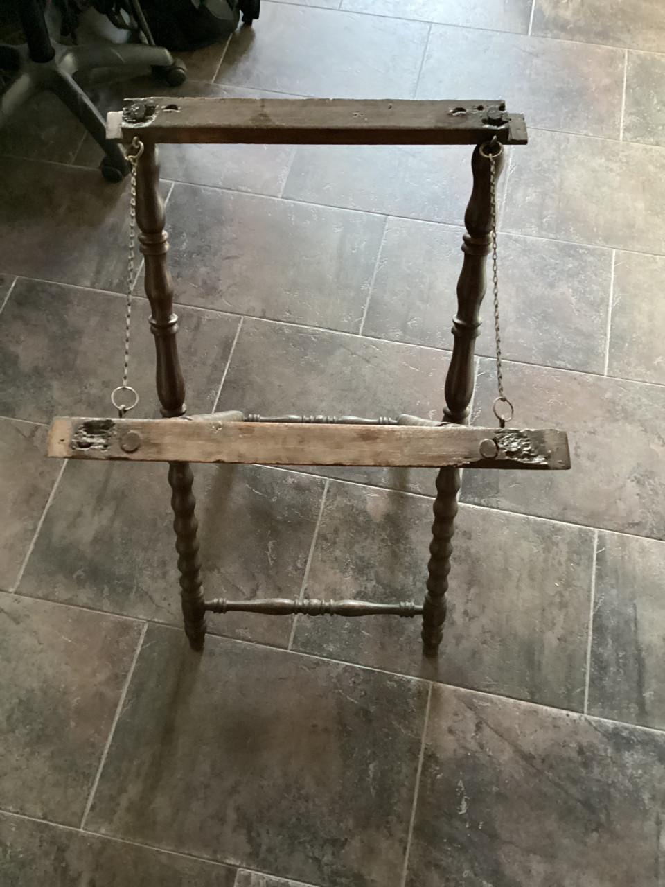 Ouderwetse theetray (dienblad op voet)