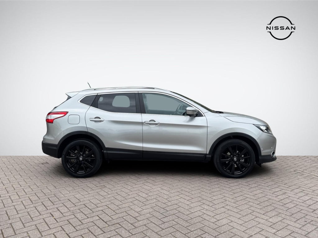 Nissan Qashqai 1.2 tekna automaat + lage km-stand! | panoramadak | navigati