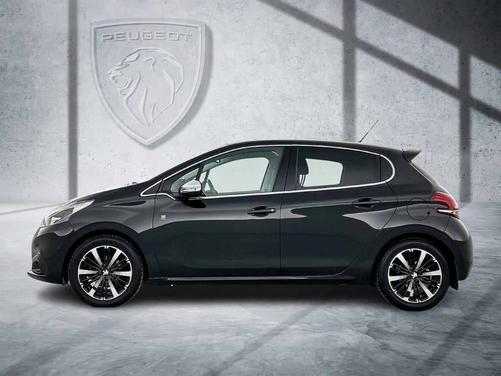 Peugeot 208 110pk tech edition | rijklaar | trekhaak | camera achter | navi