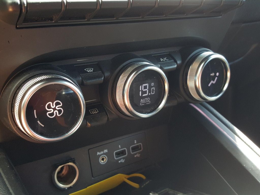 Renault Clio 1.0 tce 90pk intens navigatie | trekhaak | cruise & climate co