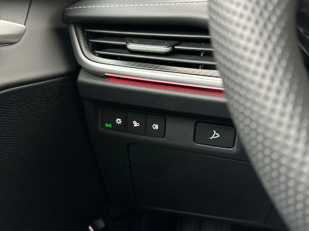 Skoda Enyaq Iv sportline elektromotor 210 kw / 286 pk suv elektri