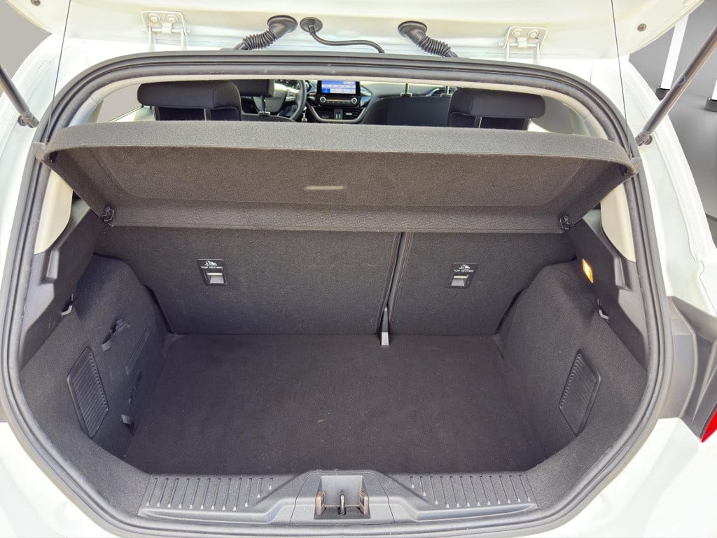 Ford Fiesta 1.1 trend 5drs airco | 75pk |stuur en stoelverwarming | apple /