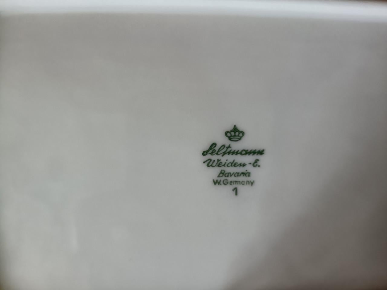 Oud suiker en melk setje op schaaltje