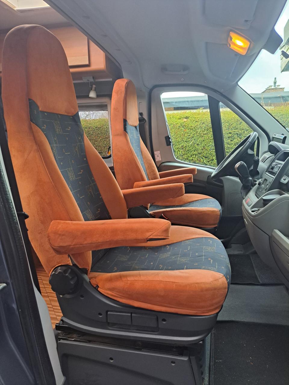 Buscamper  |  Automaat  |  Weinig km  |  Pössl