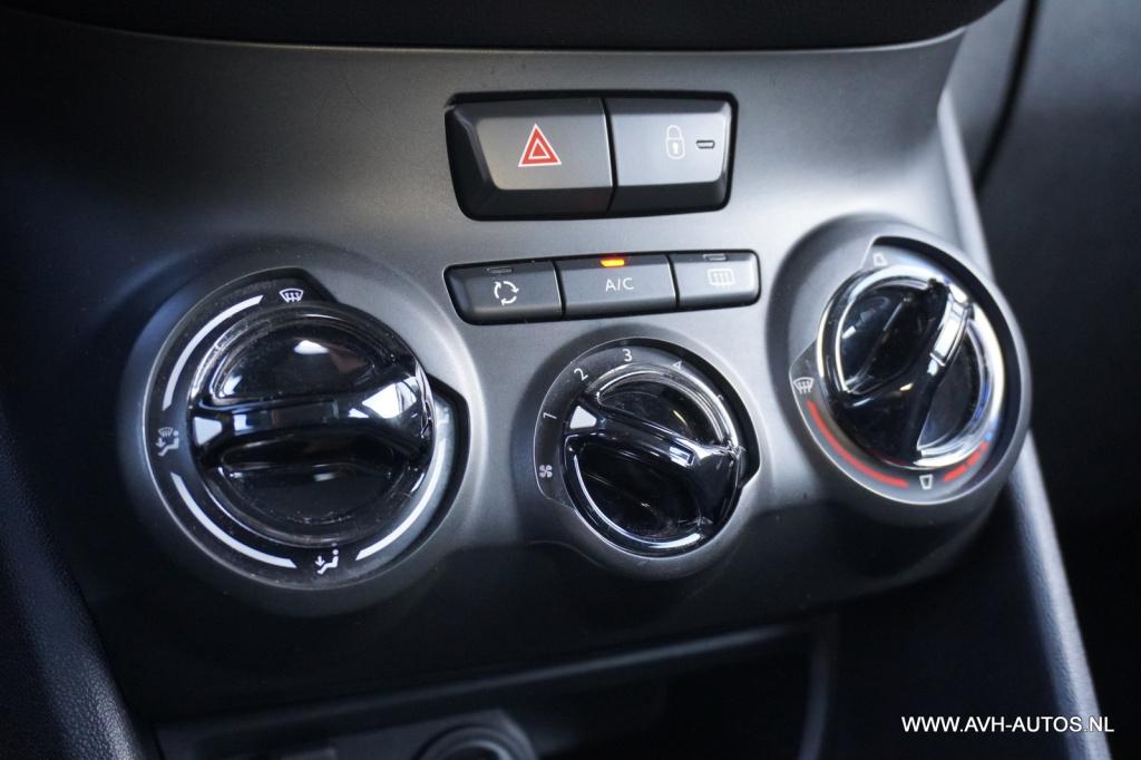 Peugeot 208 1.2 puretech blue lion