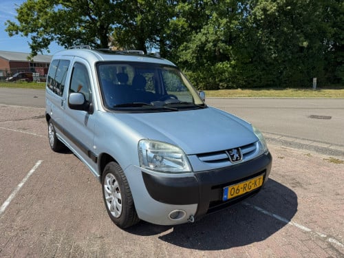 Peugeot partner 1600 benzine bj 2006 1750 euro