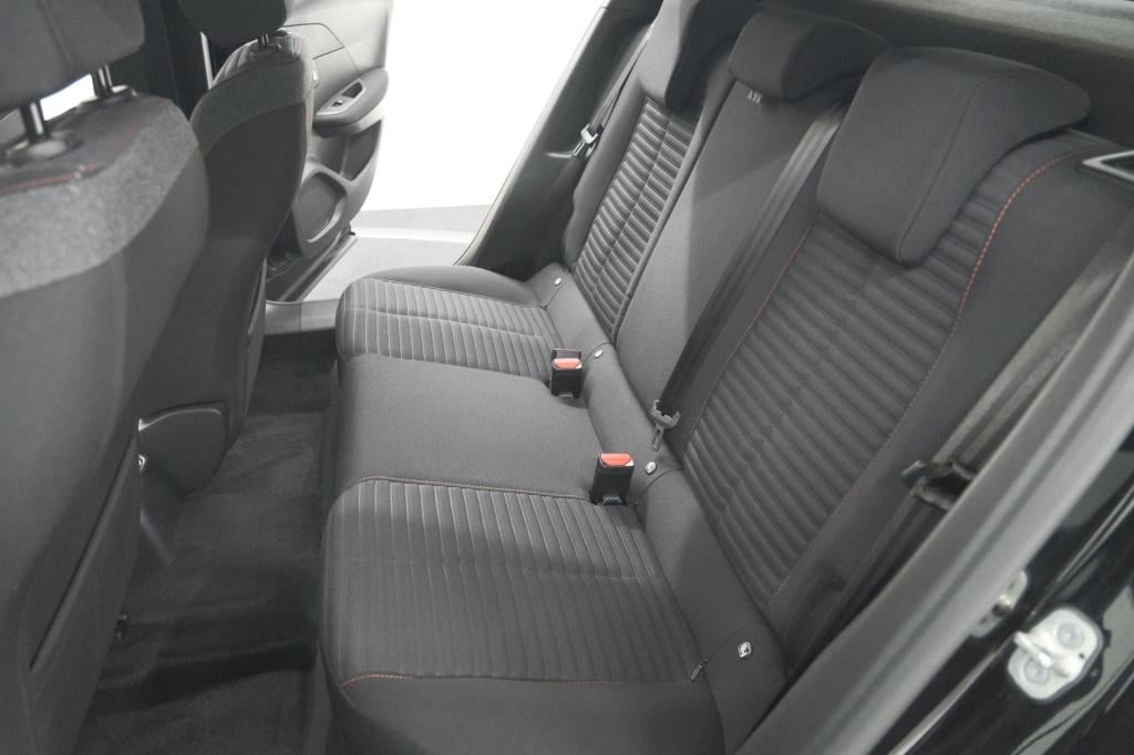 Peugeot 2008 puretech 130 active pack | trekhaak | camera | navigatie | par