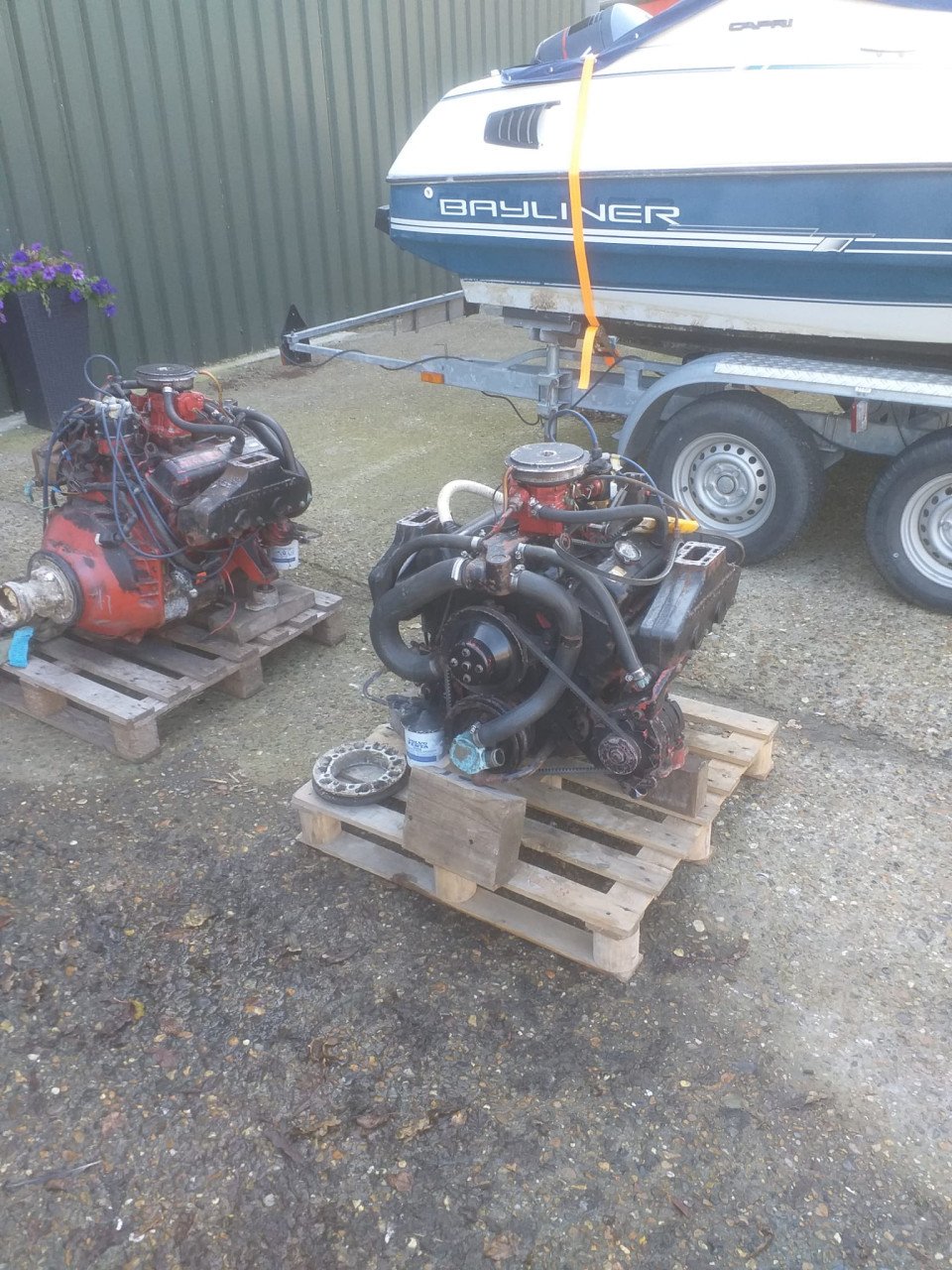 Te koop 2 x Volvo Penta 175A