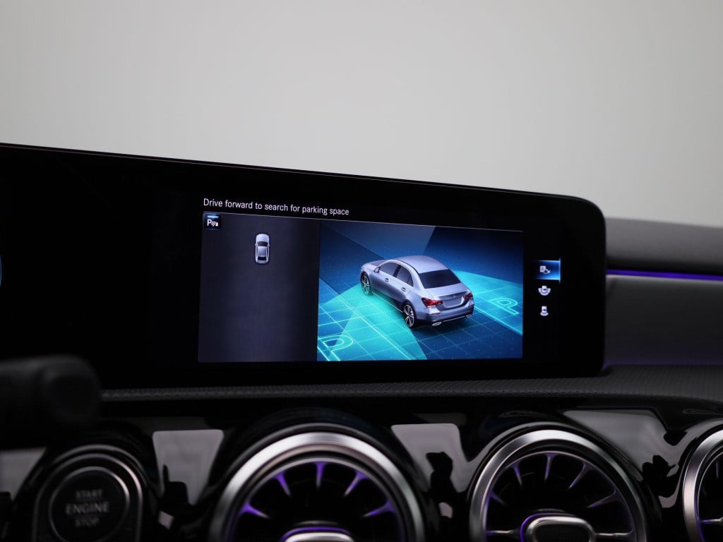 Mercedes-Benz A-Klasse 180 business solution amg | automaat | lmv | panoram