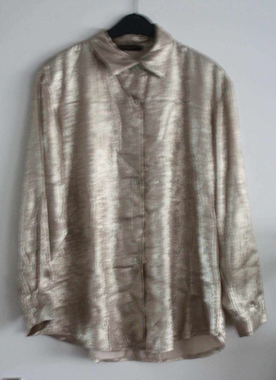 Goudkleurige glimmende blouse  maat 15