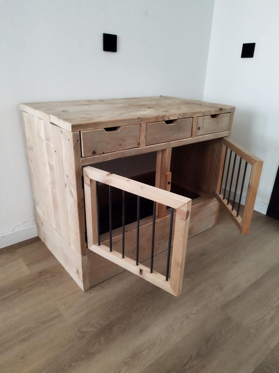 🐾 Sfeervol Houten Hondenhokje – Compact, Comfortabel & Stijlvol! 🐾