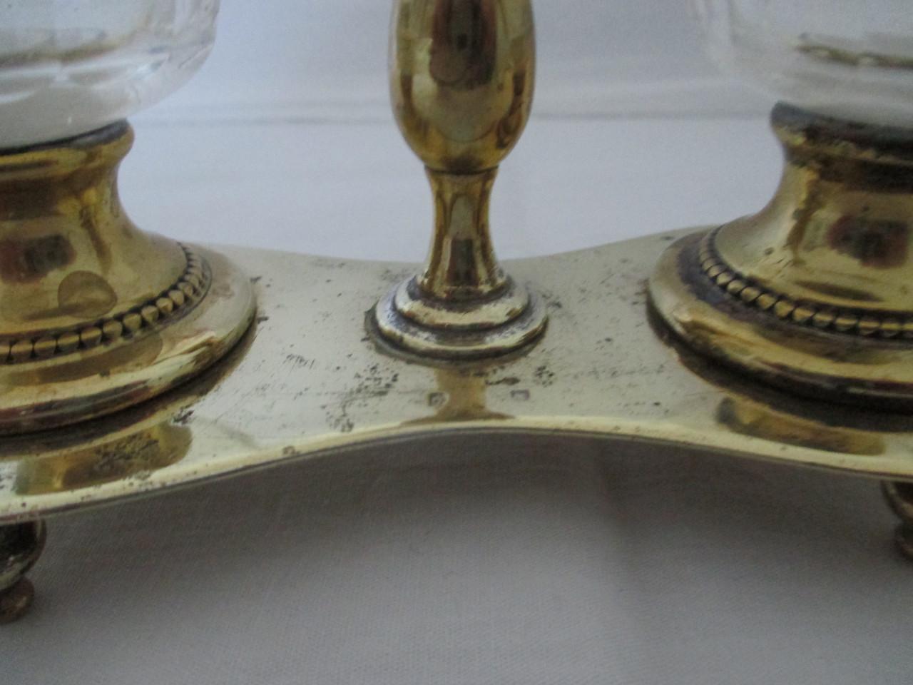 Zeer mooi kristallen dubbel zoutvat , afgewerkt met parelrand aan de voet