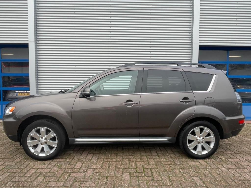 Mitsubishi Outlander 2.0 edition two autonaat|trekhaak|leer