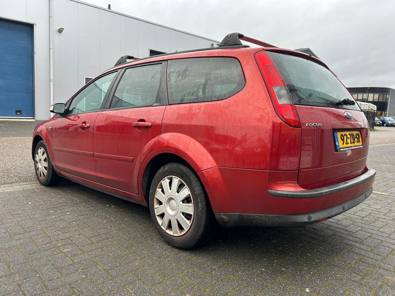 Ford Focus Wagon 1.6-16V Ghia FULL OPTION