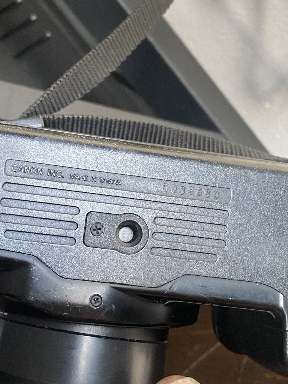 Canon EOS 1000F