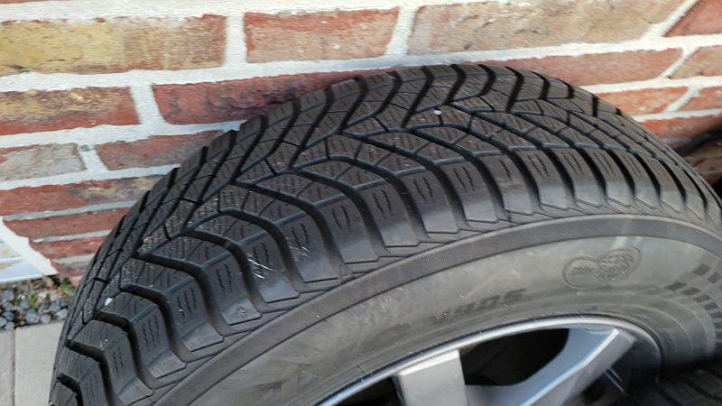 Winterbanden 15 inch op lichtmetalen velgen